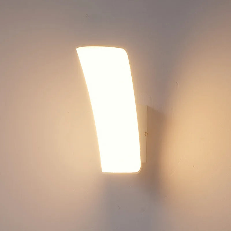 Modern Curved LED Outdoor Wall Sconce - Weatherproof Aluminum Exterior Light Fixture for Porch, Patio & Garage (Single/Pair)